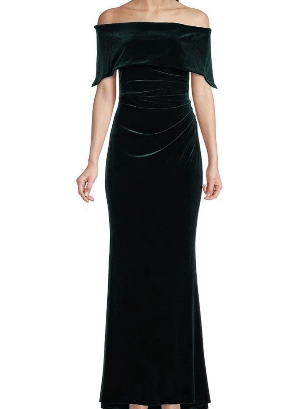 Vince Camuto Off-Shoulder Velvet Gown in Deep Green